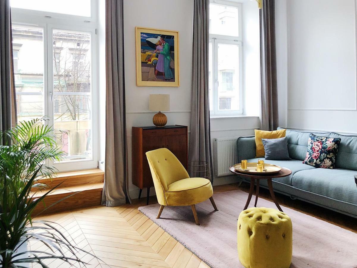 Tcf Home - Apartment With Free Garage Krasków Exterior foto