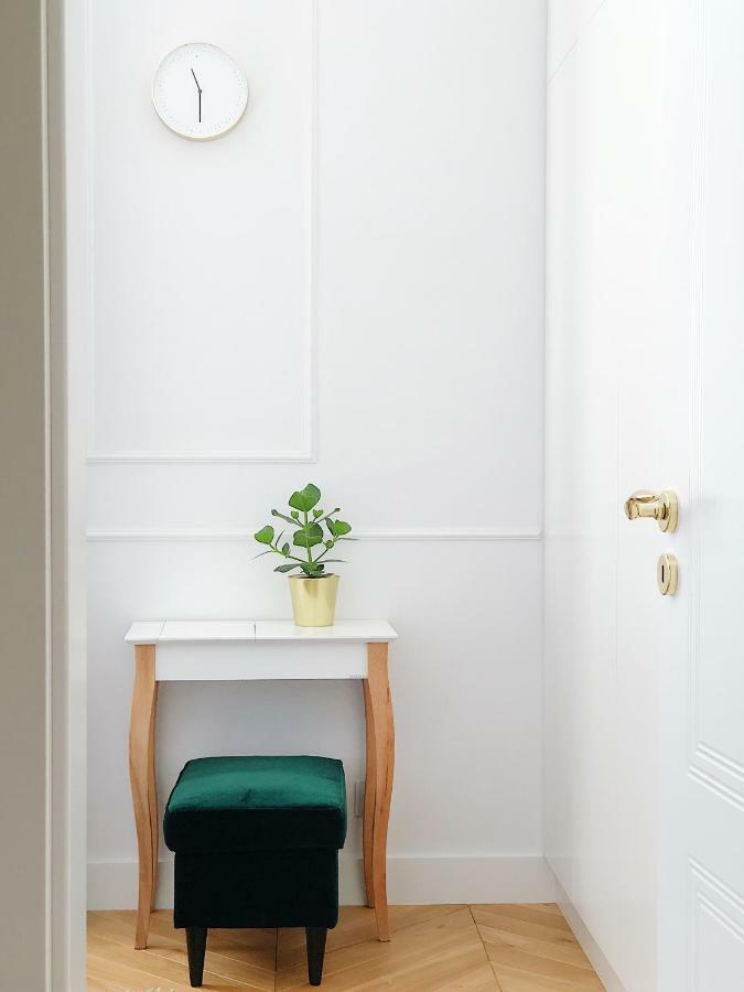 Tcf Home - Apartment With Free Garage Krasków Exterior foto